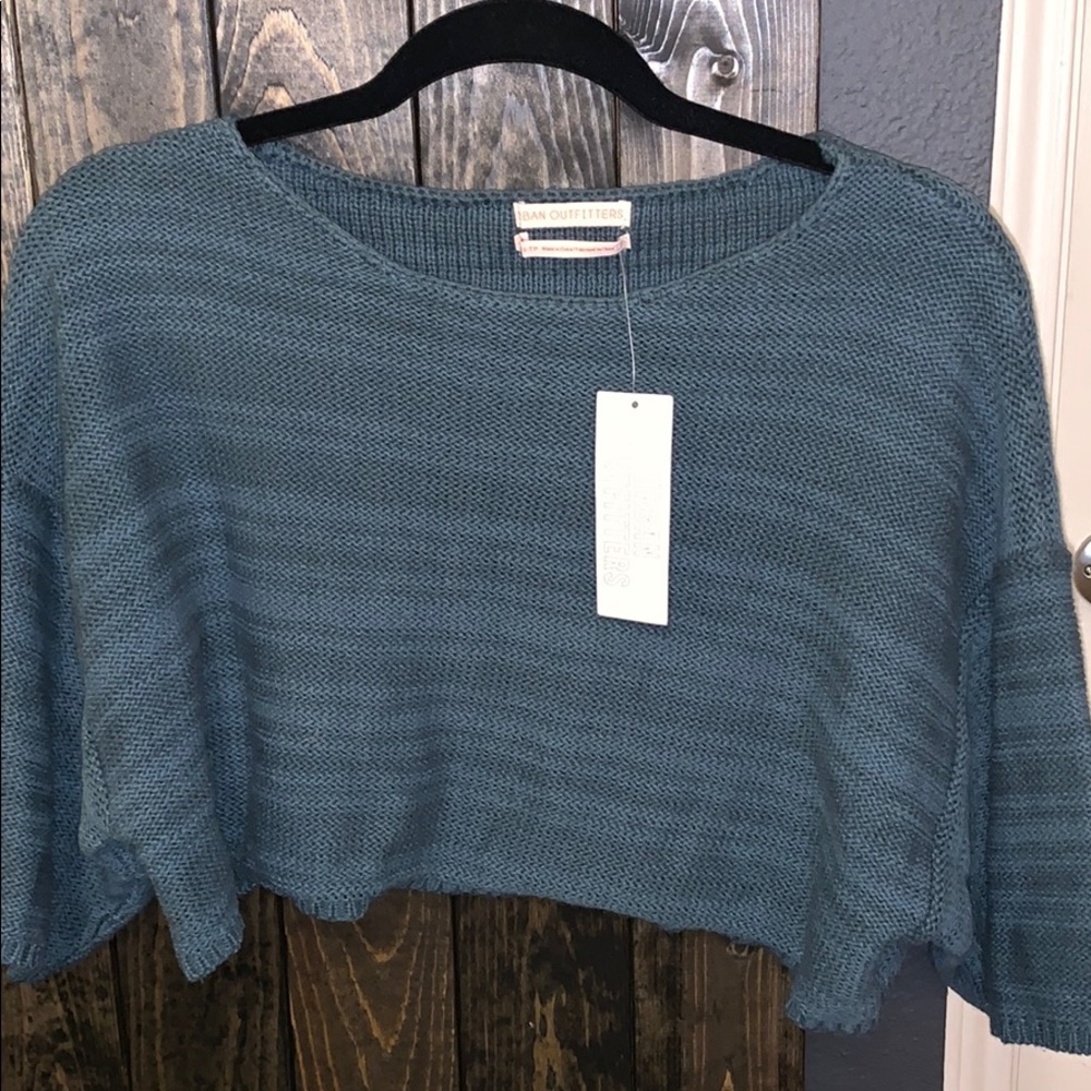 Urban outfitters cropped short sleeve sweater XS